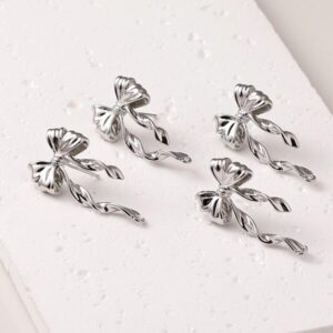 Christmas Bows Large Studs - Silver